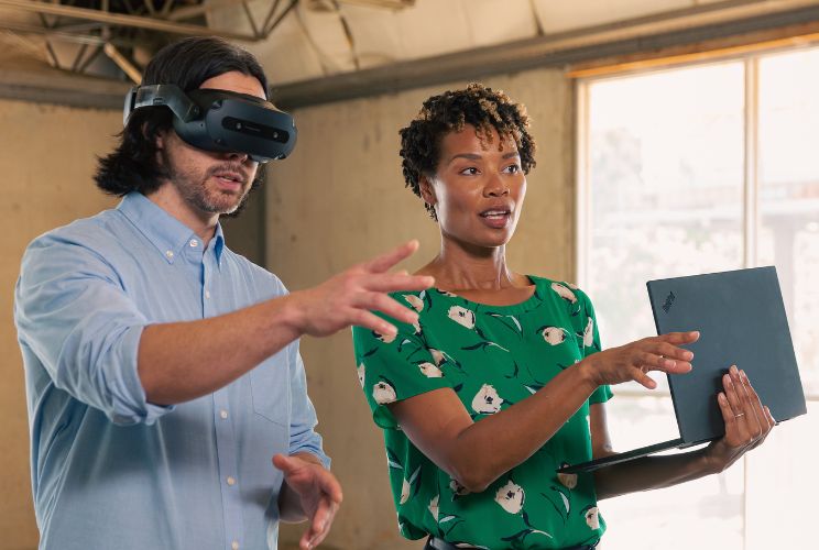 ThinkReality VRX: משקפי VR/AR לארגונים